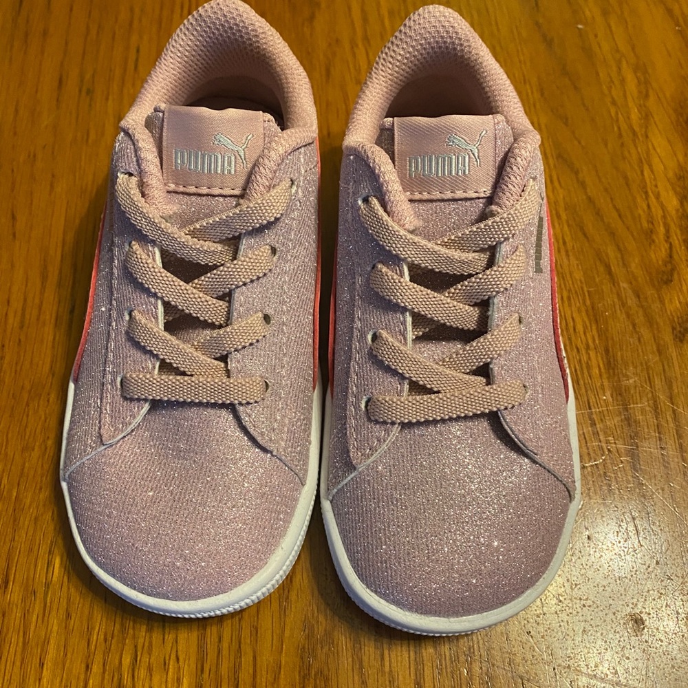 Brand new toddler girl puma size 8 tennis shoes.